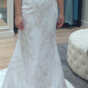 Vestido de novia sin estrenar.