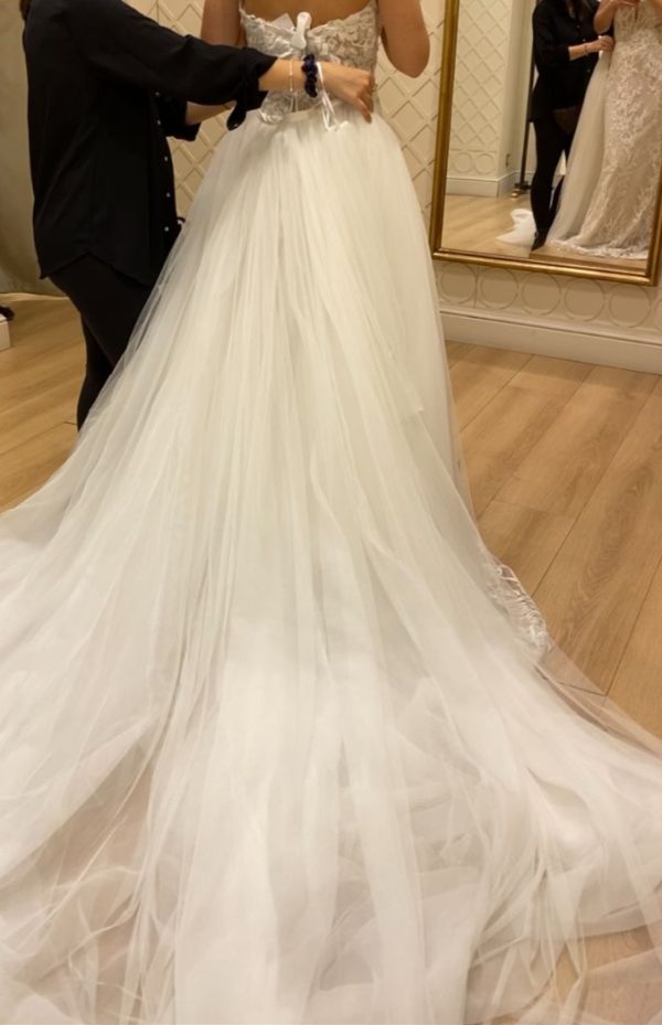 Vestido de novia sin estrenar, sin terminar de confeccionar