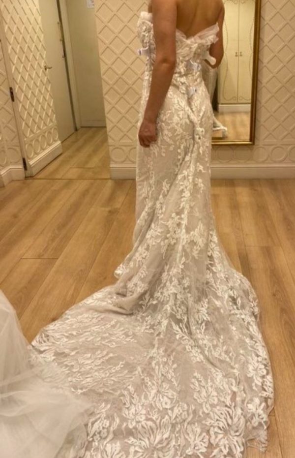 Vestido de novia sin estrenar, sin terminar de confeccionar