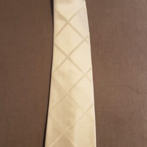 Corbata en tono marfil de seda