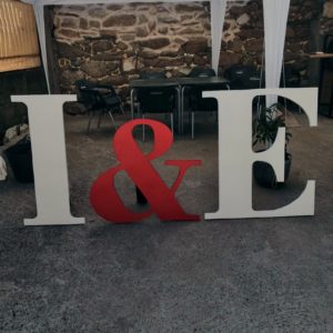 Iniciales I & E