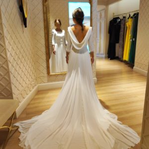 Vestido novia y falda Pronovias
