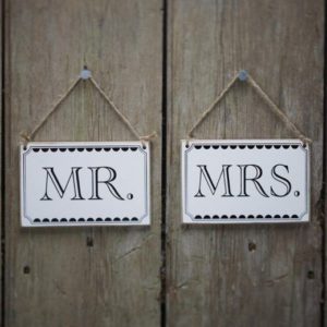 Carteles Mr y Mrs madera